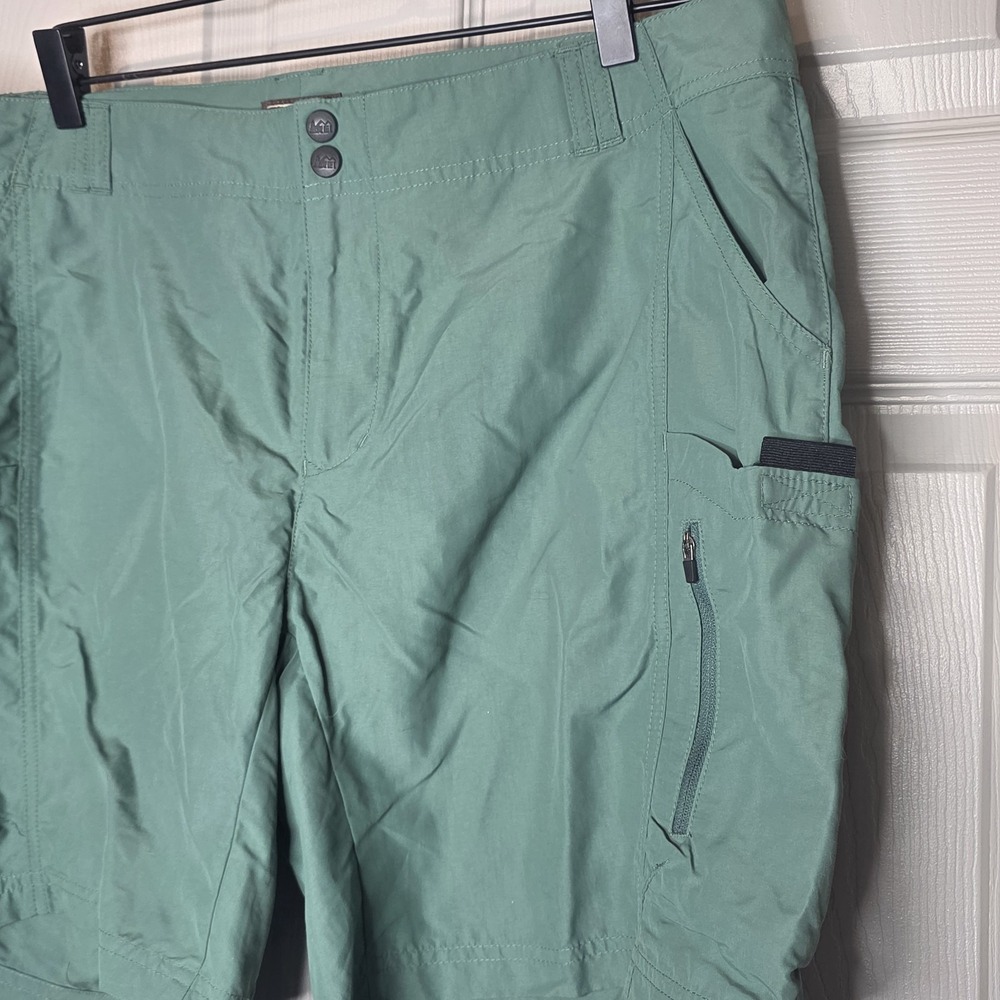 Rei Cargo Shorts Women Size 16 Green Athletic Stretch Hiking SPF 50 Gorpcore - Picture 3 of 7